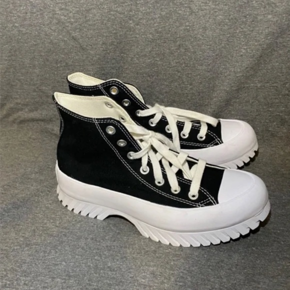 Chuck Taylor All Star Lugged 2.0 Sneakers - Picture 4 of 9